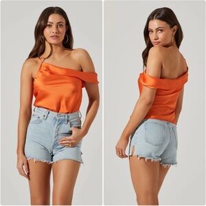 ASTR The Label Orange One Shoulder Top Medium size